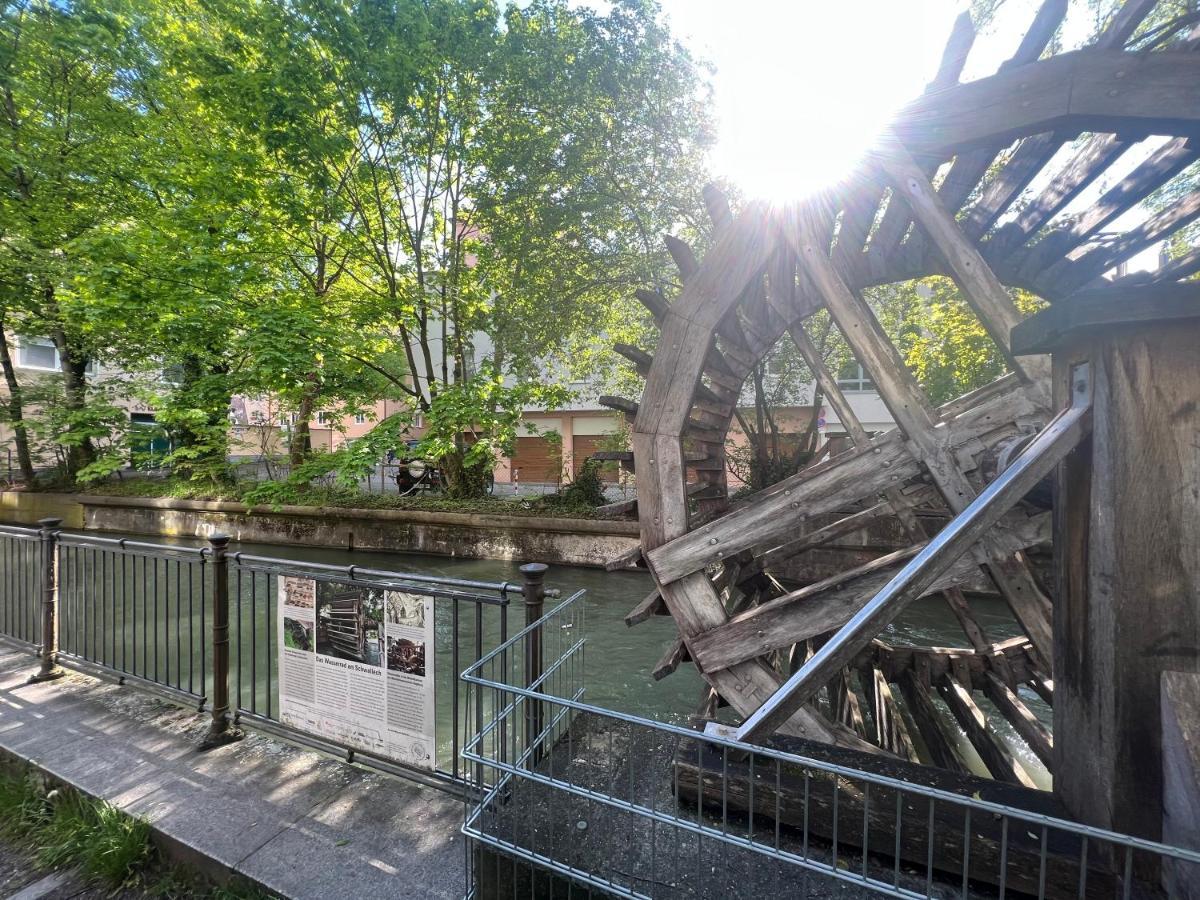 Liboria I Als Gruppe Im Denkmal Augsburgs Exterior foto